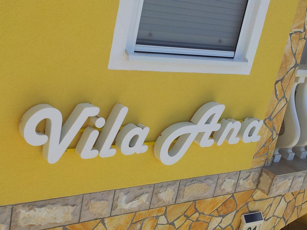 Apartments Vila Ana Vir Buitenkant foto